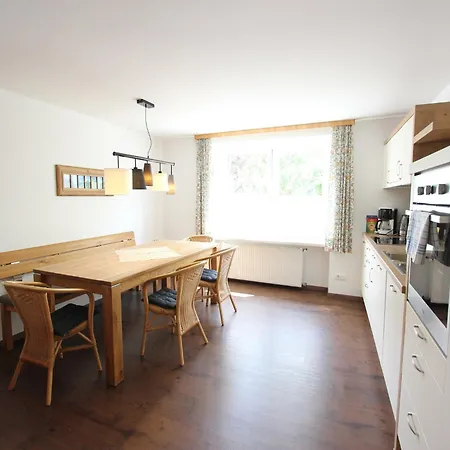Modern In With Terrace Apartman *